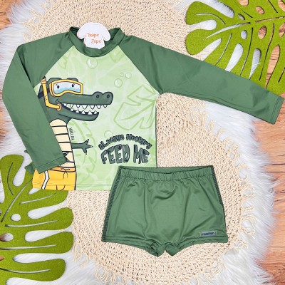 Linha Praia - Blusa com Proteção UV50 Crocodilo + e Sunga - Verde Musgo 